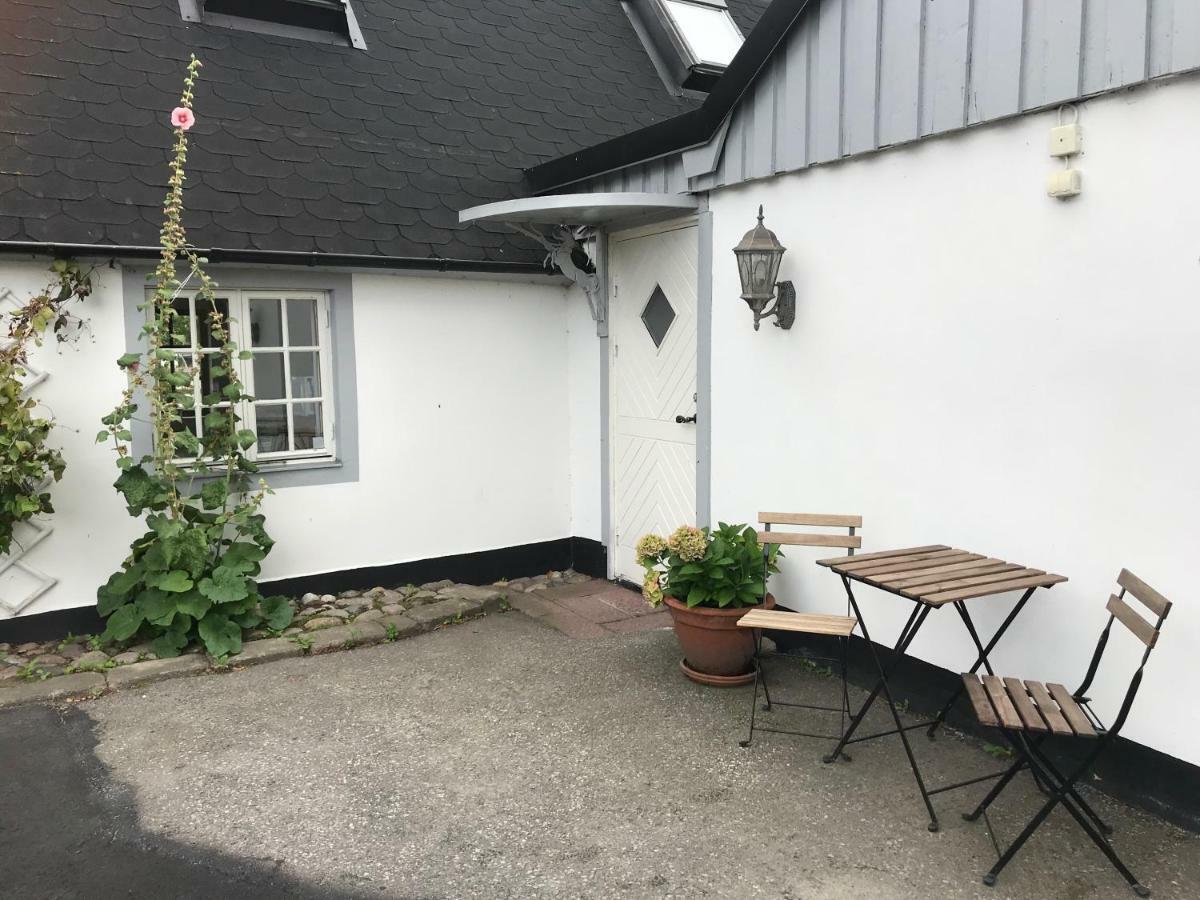 Bed & Breakfast Hoellviken Eksteriør billede